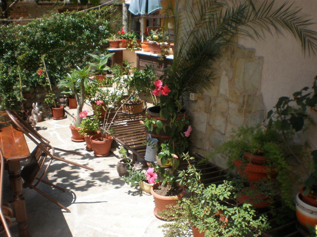 Family Hotel Emilia Sosopol Exterior foto