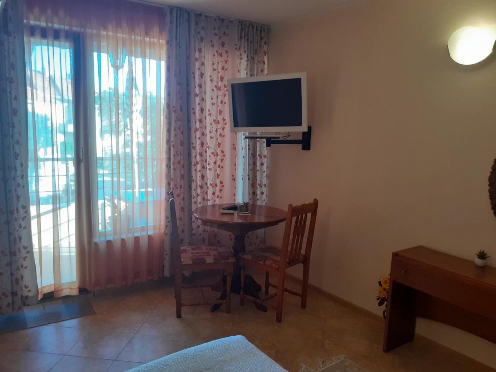Family Hotel Emilia Sosopol Exterior foto
