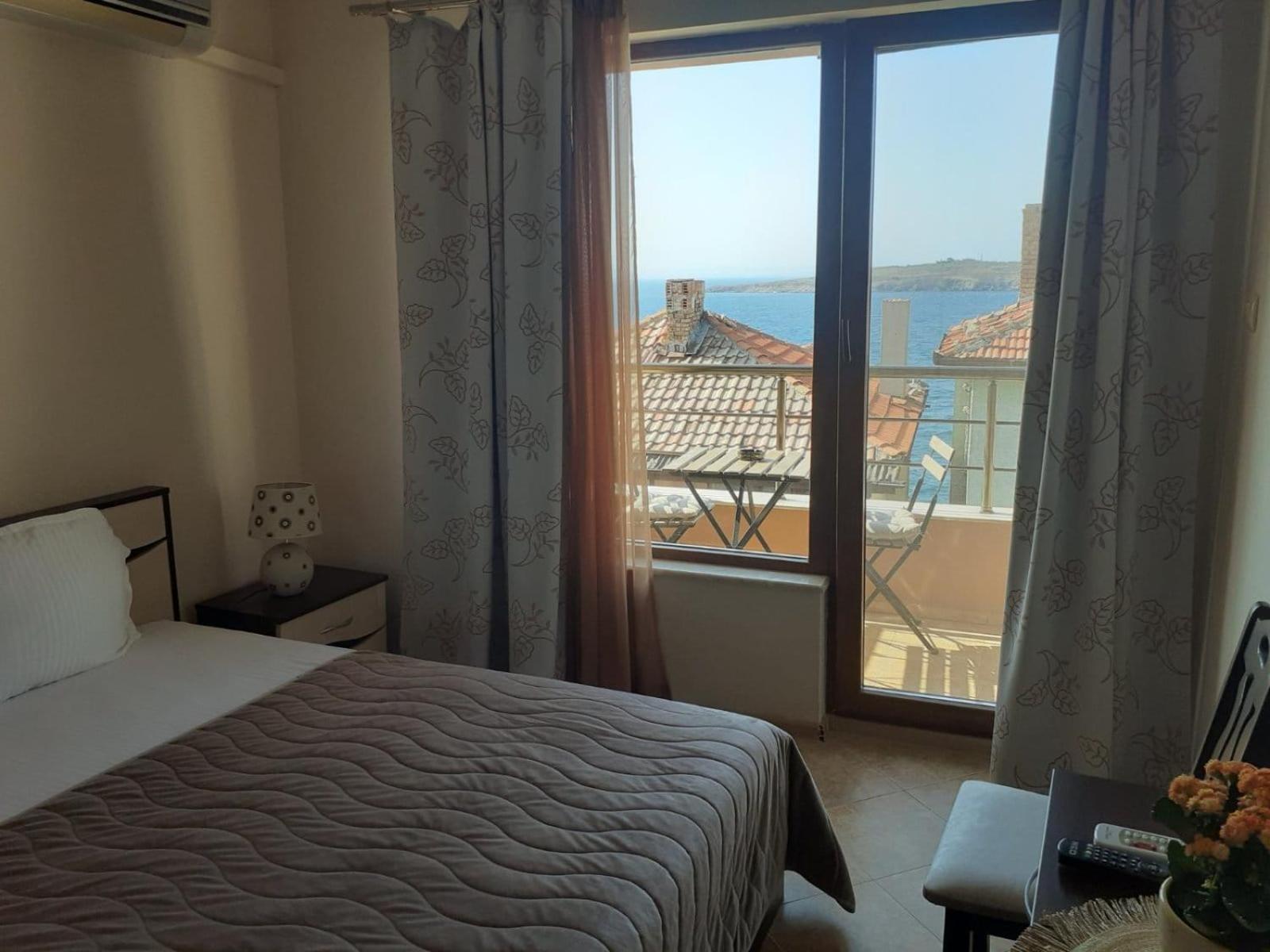 Family Hotel Emilia Sosopol Exterior foto